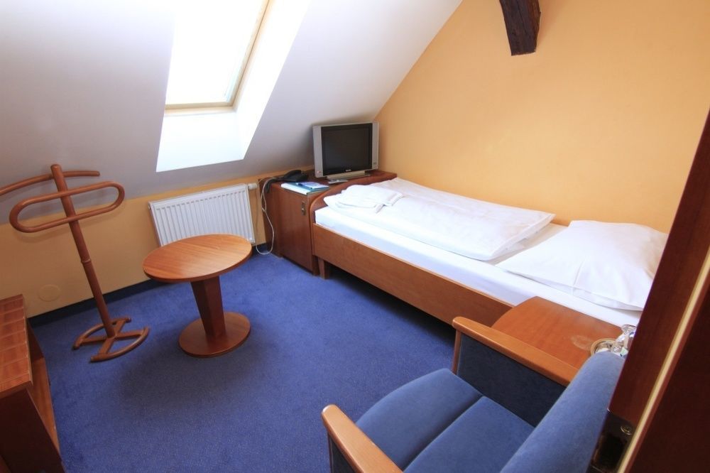 Fara Rancirov Hotel ยีห์ลาวา ภายนอก รูปภาพ