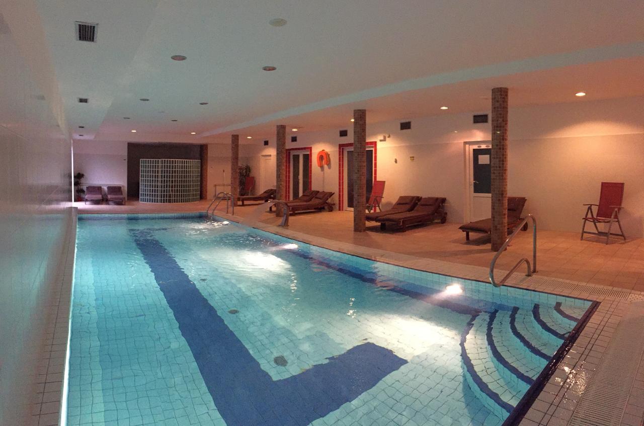 Fara Rancirov Hotel ยีห์ลาวา ภายนอก รูปภาพ
